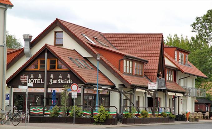 Hotel Zur Bruecke Greifswald Exterior foto